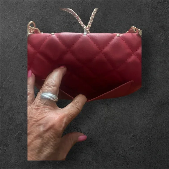 Badgley Mischka Red Quilted Crossbody Bag - Picture 5 of 16